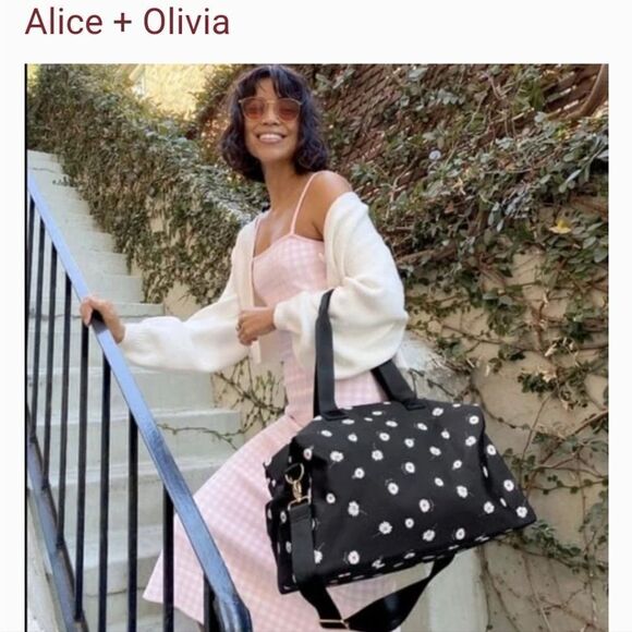 Alice + Olivia Daisy Print Overnighter Duffle Bag - Picture 1 of 12
